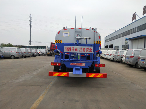 灑水車那里有賣的 灑水車那里有賣的