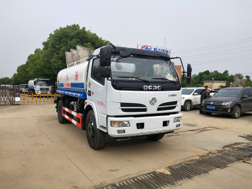 馬路灑水車,路人和車主都嫌棄,你遇過(guò)這種情況嗎 馬路灑水車,路人和車主都嫌棄,你遇過(guò)這種情況嗎